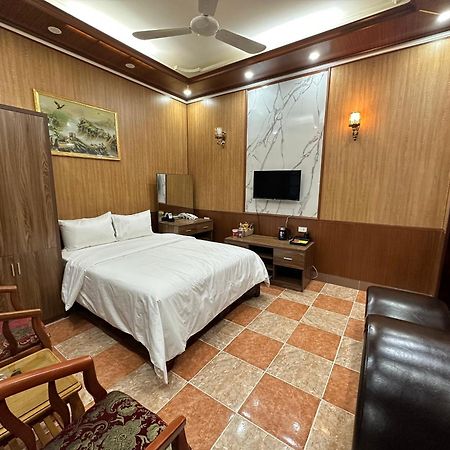 Nhat Tan Hotel Hanoi Bagian luar foto
