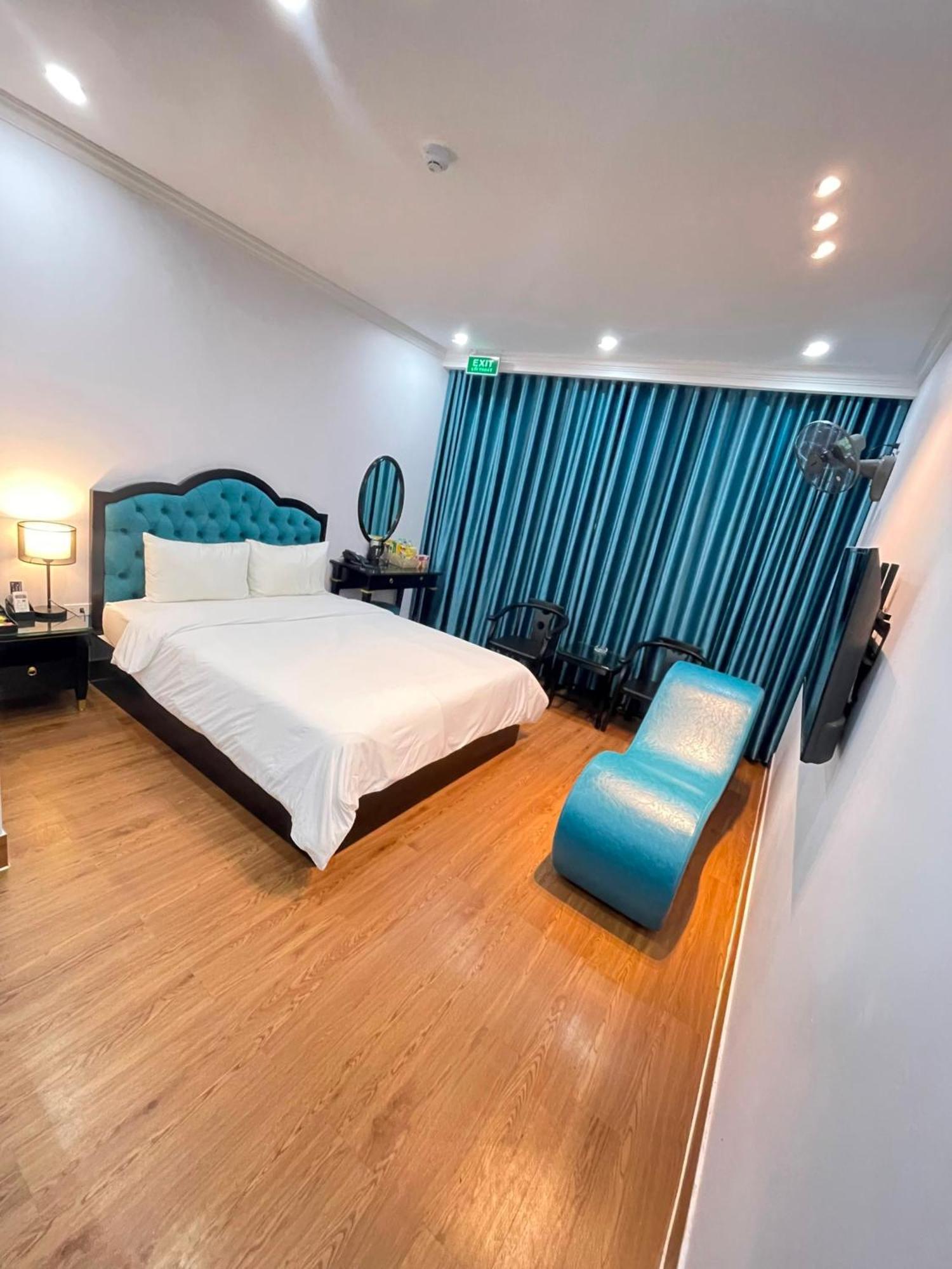 Nhat Tan Hotel Hanoi Bagian luar foto