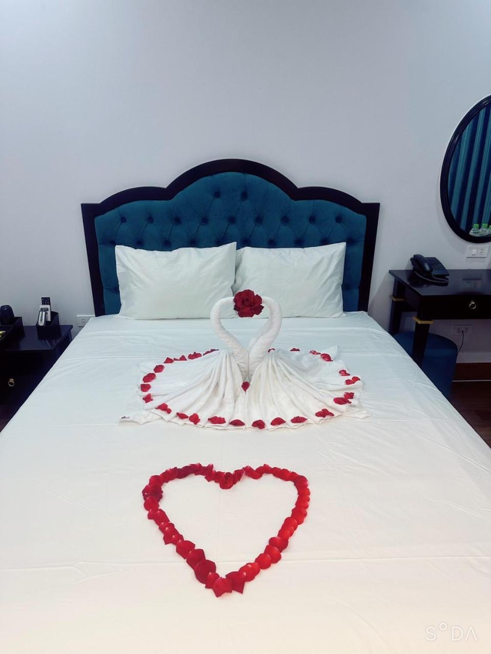 Nhat Tan Hotel Hanoi Bagian luar foto