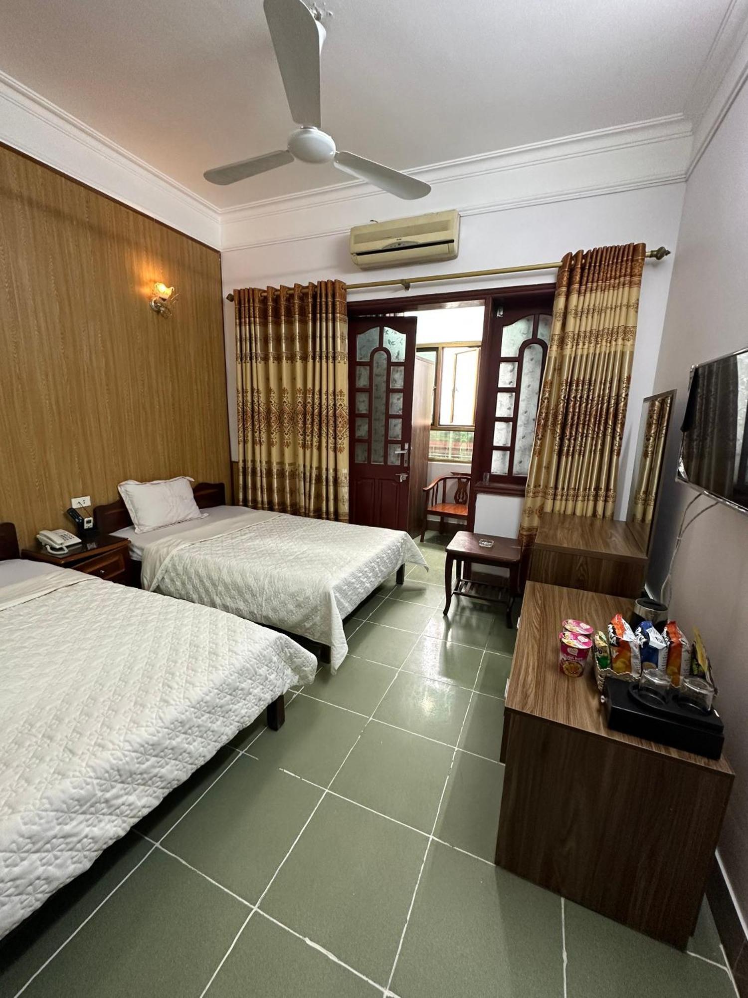 Nhat Tan Hotel Hanoi Bagian luar foto
