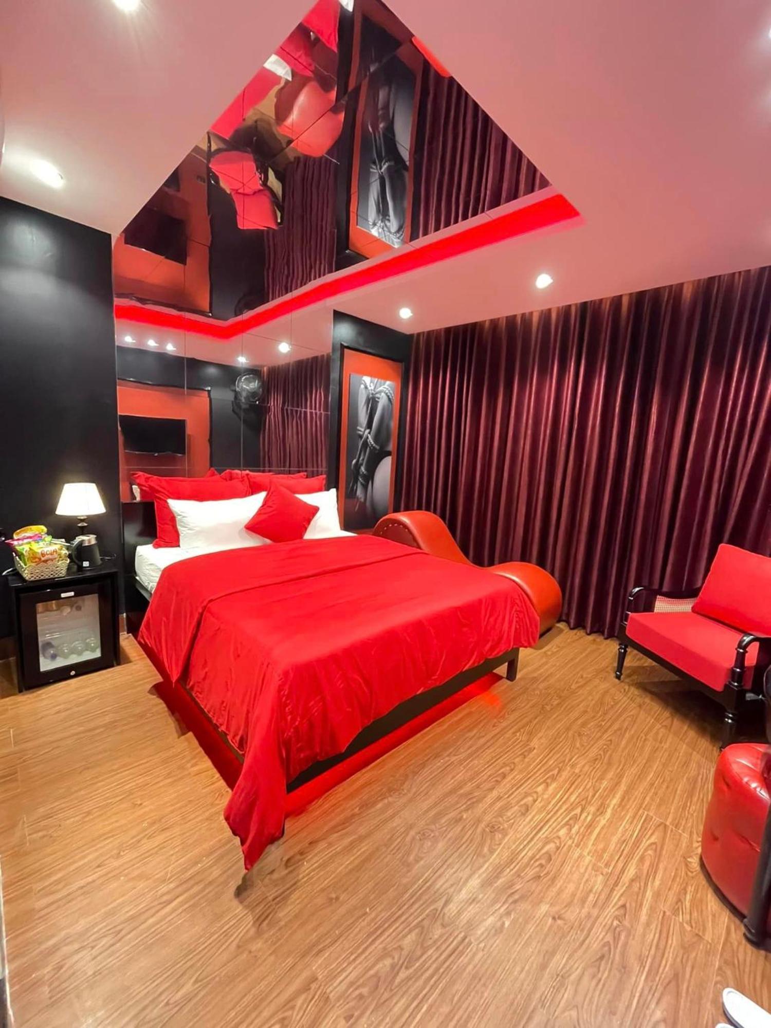 Nhat Tan Hotel Hanoi Bagian luar foto